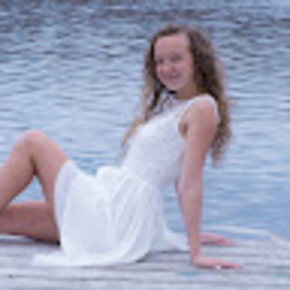 Meet your Posher, Amber - Picture 1 of 1